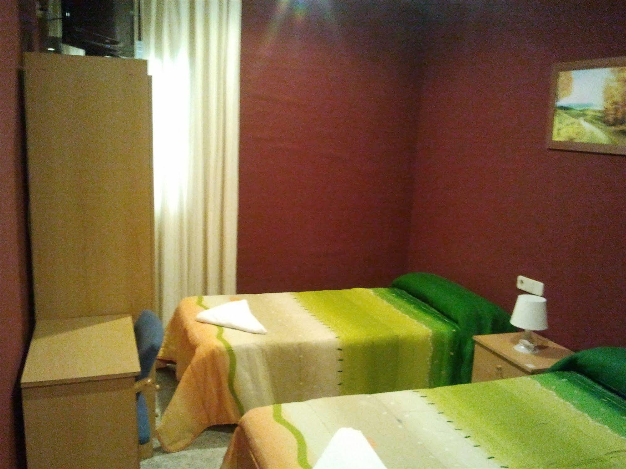 Emilio Barajas Guest house Madrid